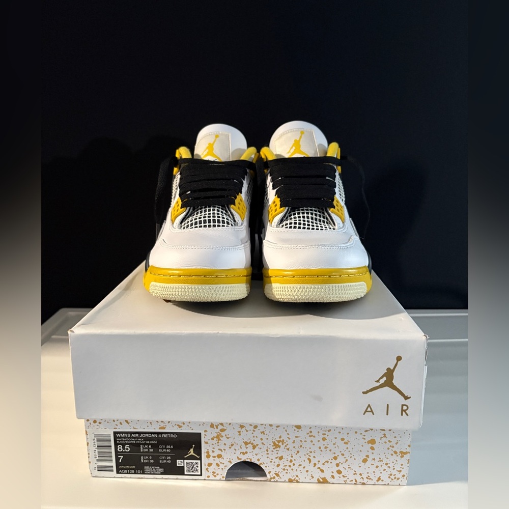 Jordan 4 vivid sulfur size women's 8.5